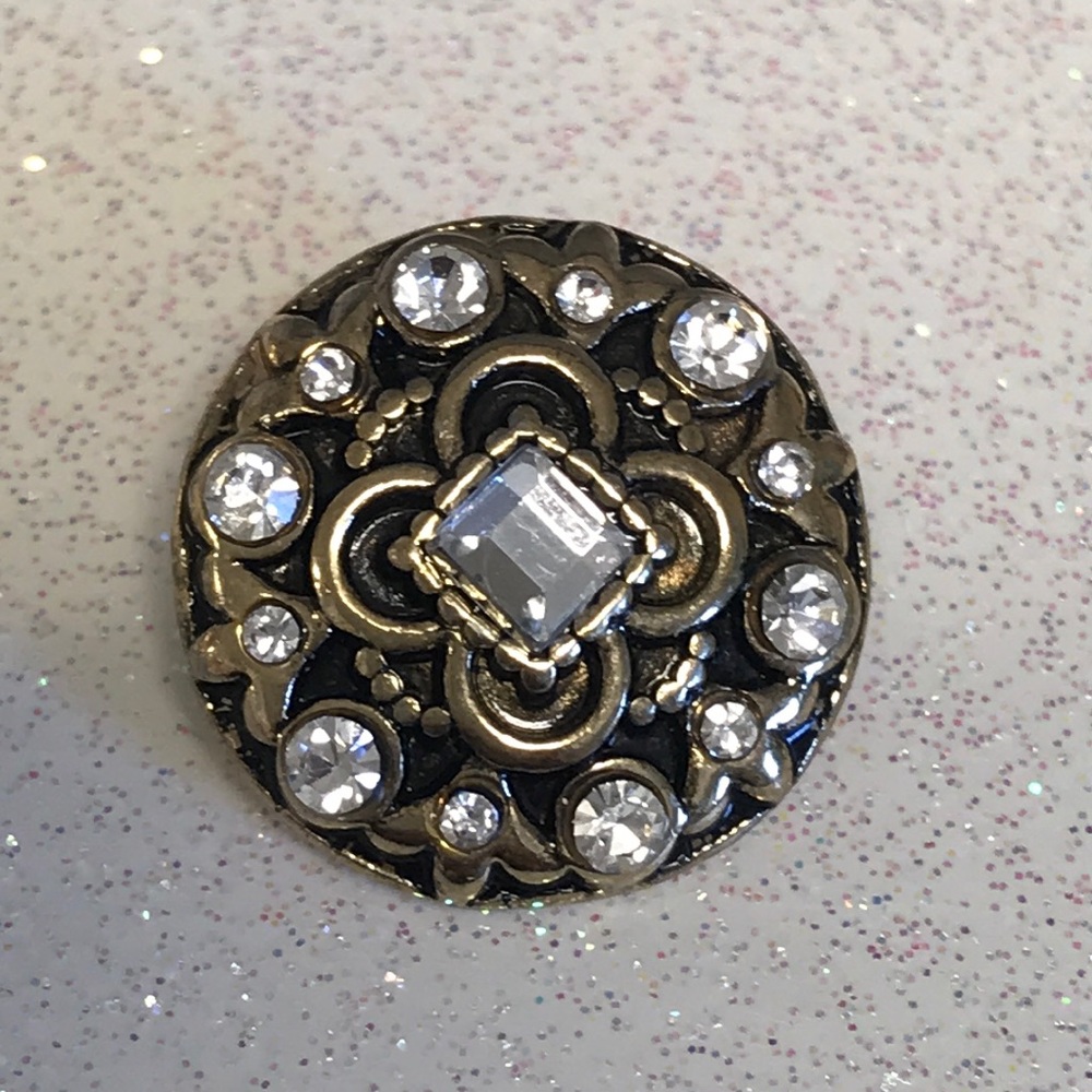 Magnolia & Vine Antique Brass Retired